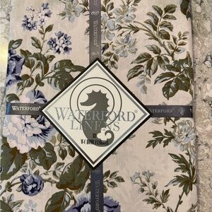 Waterford Jaden Linens Floral Tablecloth in Purple and Green 60 x 104